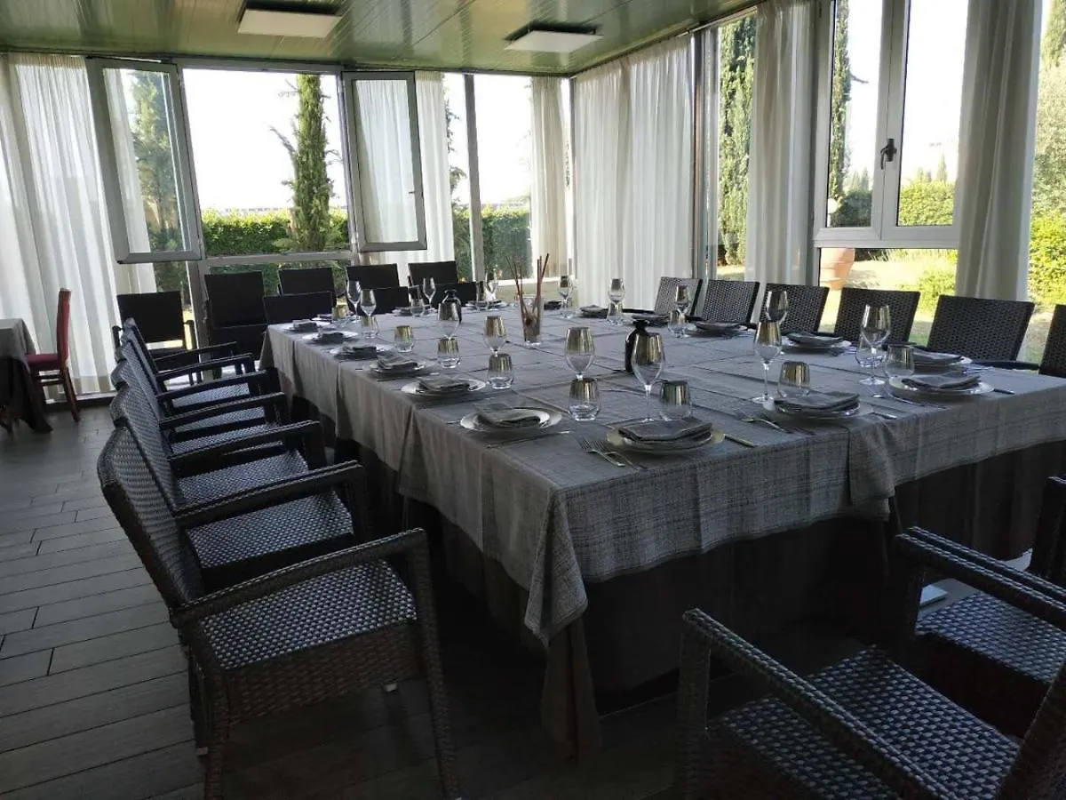 פראטו Charme Hotel